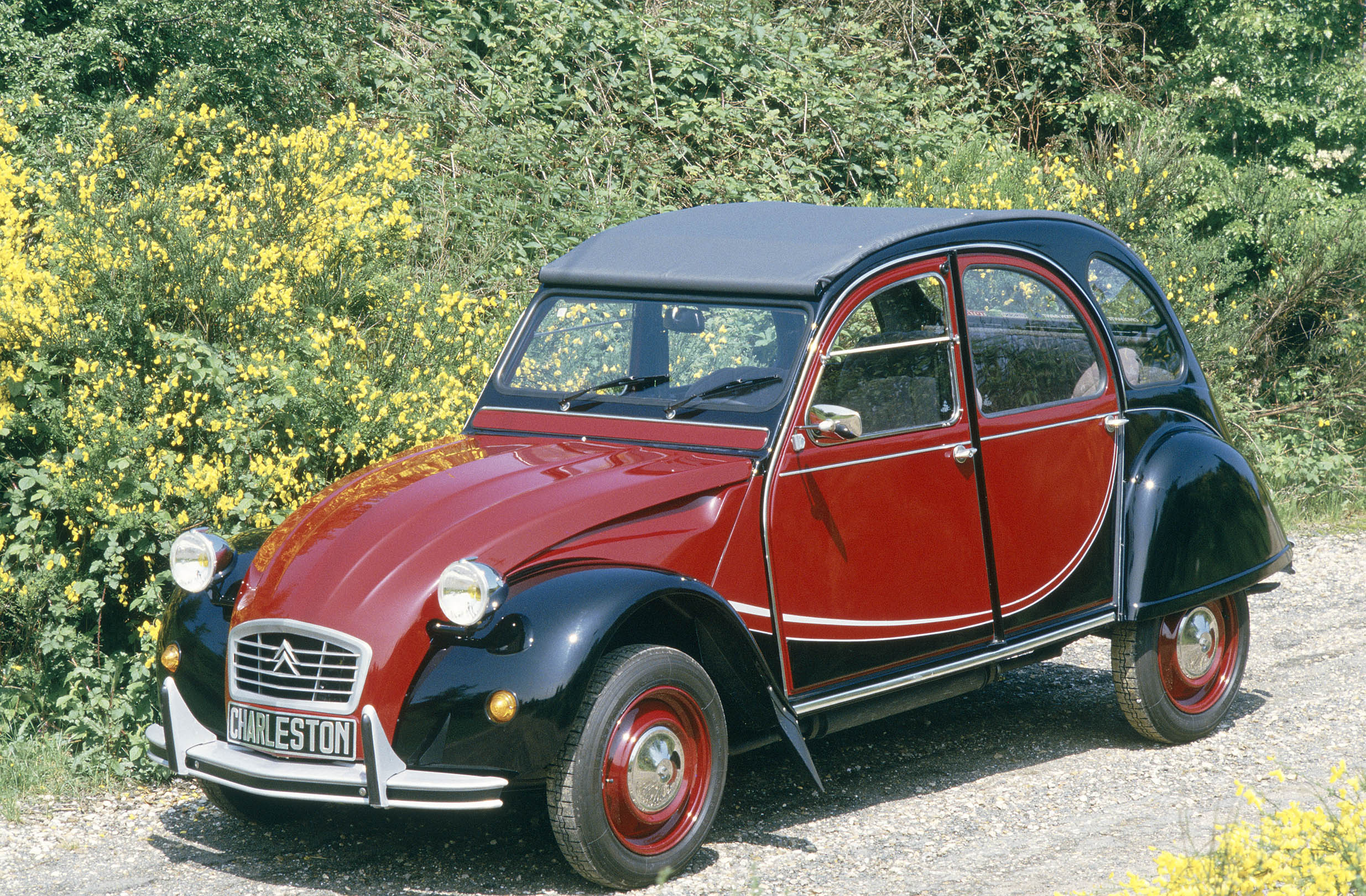 Citroën 2 CV completa 75 anos