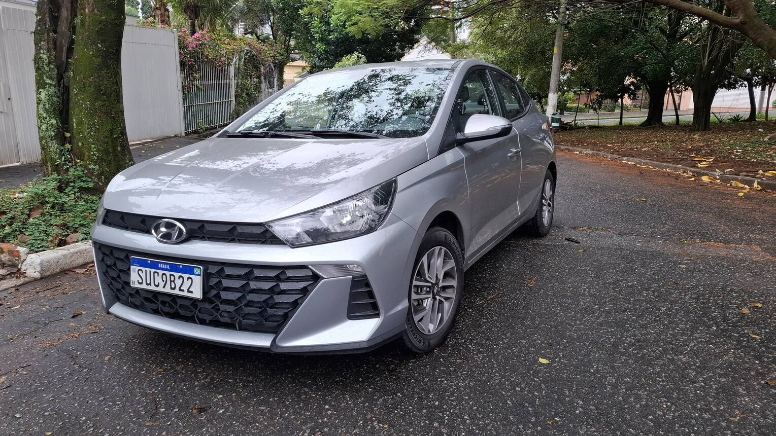 Avaliação: Hyundai HB20S Limited Plus é barato sem ser básico